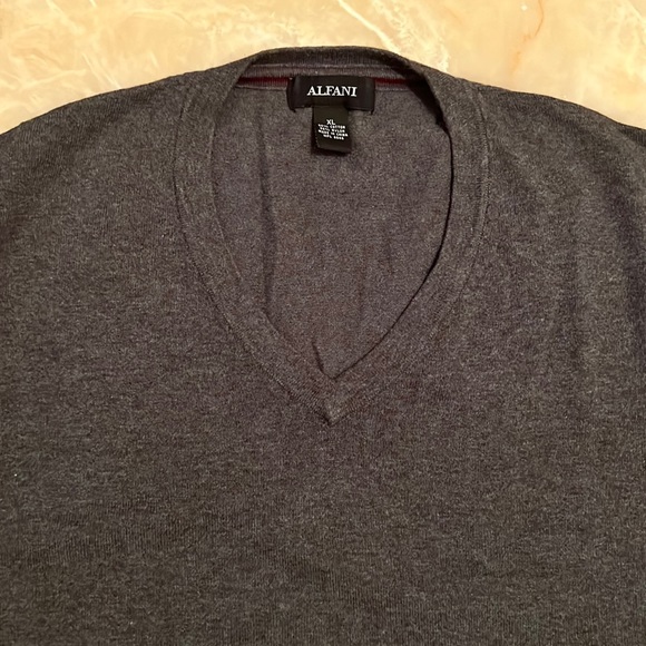 Alfani V-neck heather gray light weight sweater in size XL - Picture 3 of 7